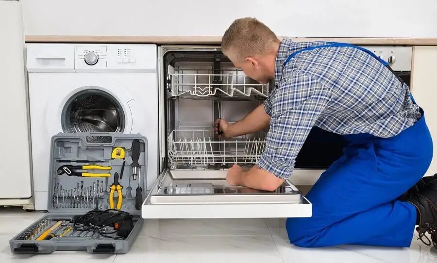 Polatlı Termodinamik servisi teknisyen ekibi beyaz eşya tamiri yaparken